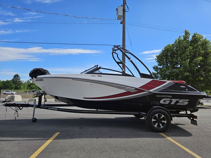 2021 Glastron - Bowrider GTS 205-  144 HOURS Photo 7 of 25