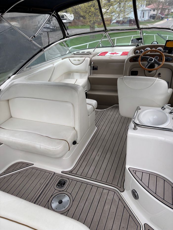 2000 Sea Ray Sundancer 260 Photo 2 of 13