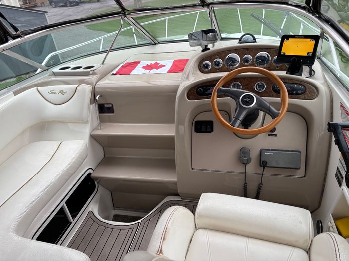 2000 Sea Ray Sundancer 260 Photo 4 of 13