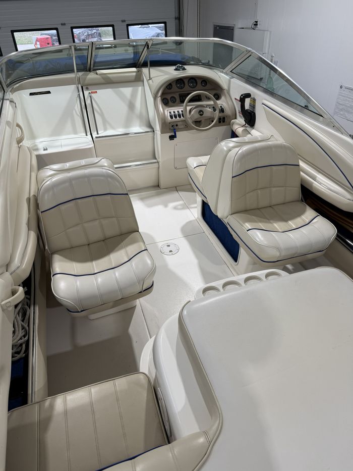 1995 Sea Ray 220 Signature Photo 6 of 18
