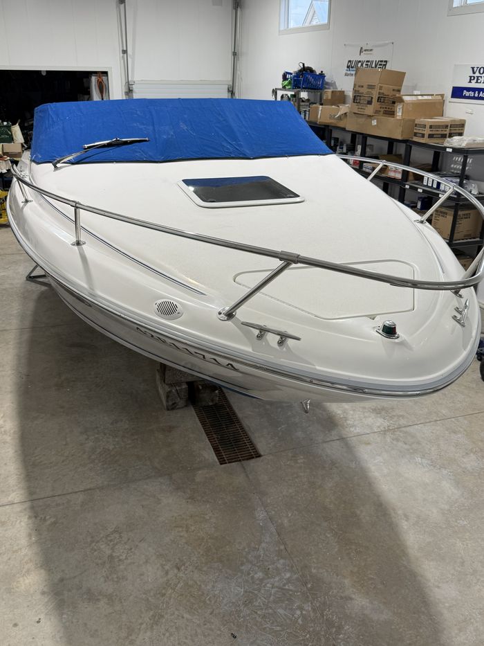 1995 Sea Ray 220 Signature Photo 15 of 18