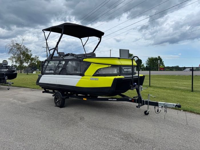 2023 Sea-Doo **DEAL OF THE WEEK** Switch Cruise 18 - 230 HP Photo 3 sur 10