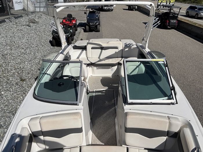2013 CHAPARRAL 226 Photo 22 of 27