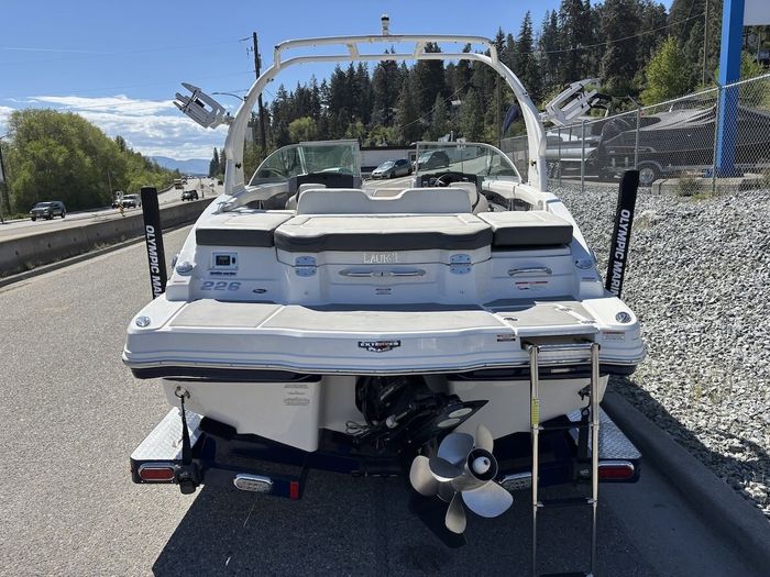 2013 CHAPARRAL 226 Photo 7 of 27