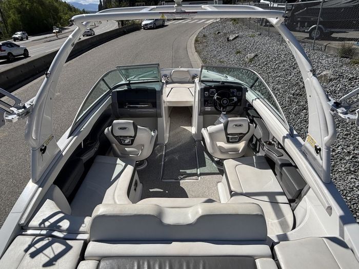 2013 CHAPARRAL 226 Photo 12 of 27