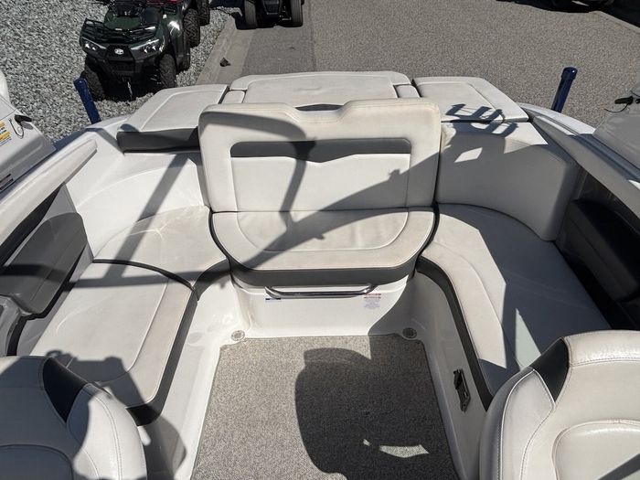 2013 CHAPARRAL 226 Photo 15 of 27