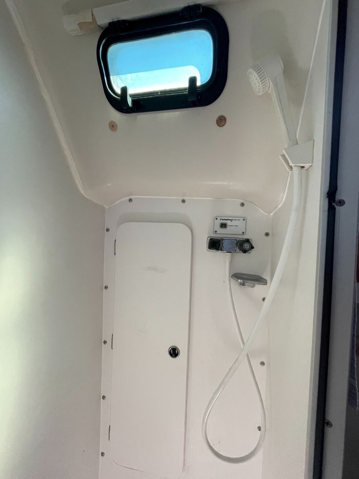 1998 Catalina 380 Photo 21 of 46