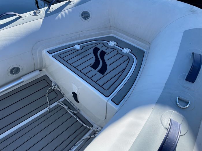 1998 Catalina 380 Photo 43 of 46