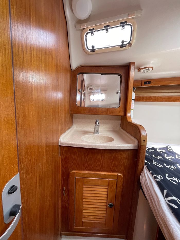 1998 Catalina 380 Photo 23 of 46