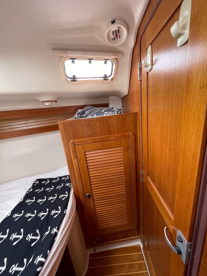 1998 Catalina 380 Photo 24 of 46
