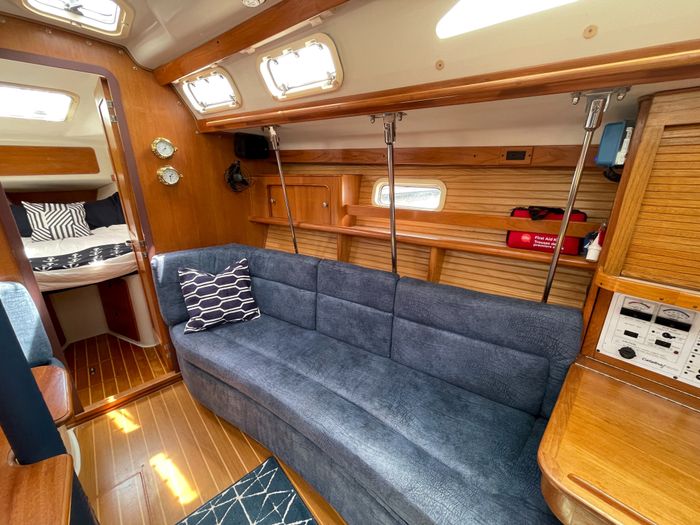 1998 Catalina 380 Photo 33 of 46
