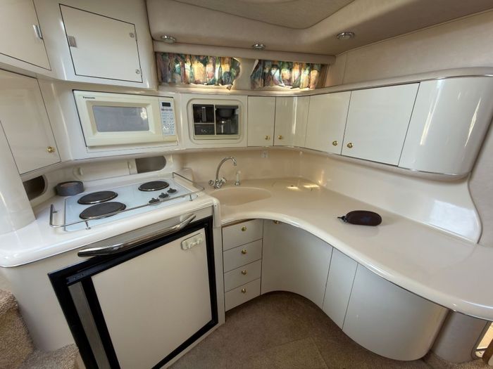 1996 Sea Ray 370 Sundancer Photo 12 sur 13