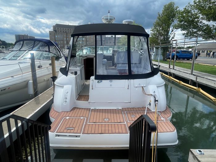 2004 Cruisers Yachts 370 Express Photo 3 sur 41