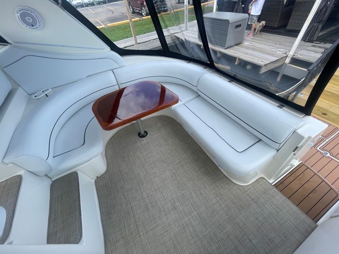 2004 Cruisers Yachts 370 Express Photo 6 sur 41