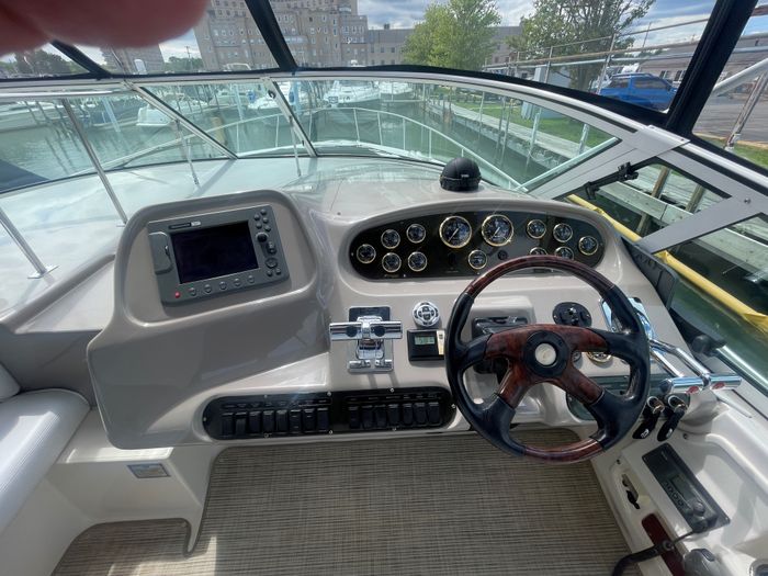 2004 Cruisers Yachts 370 Express Photo 10 sur 41