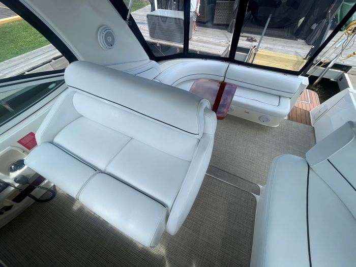 2004 Cruisers Yachts 370 Express Photo 11 sur 41