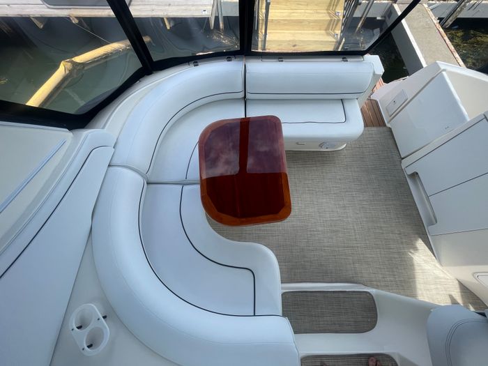2004 Cruisers Yachts 370 Express Photo 12 sur 41