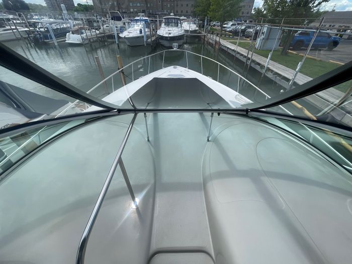 2004 Cruisers Yachts 370 Express Photo 15 sur 41