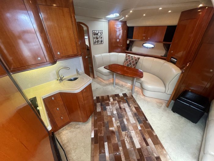 2004 Cruisers Yachts 370 Express Photo 16 sur 41