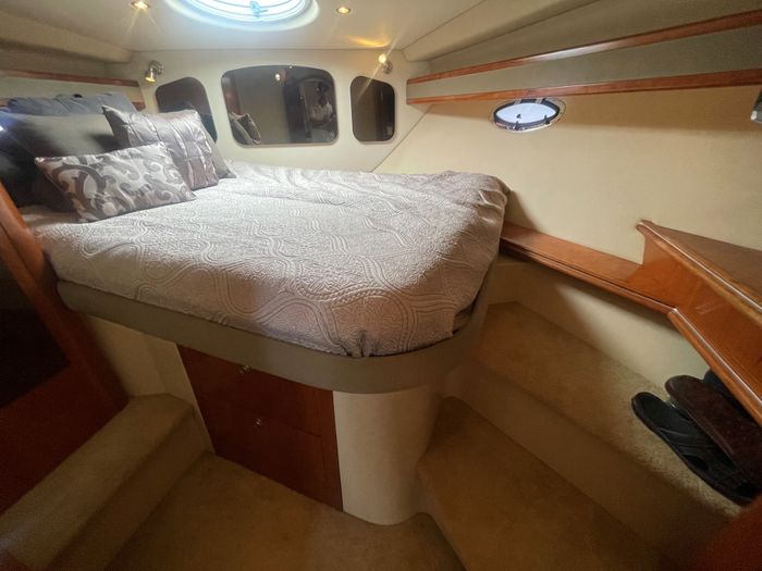 2004 Cruisers Yachts 370 Express Photo 20 sur 41