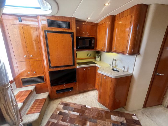 2004 Cruisers Yachts 370 Express Photo 26 sur 41