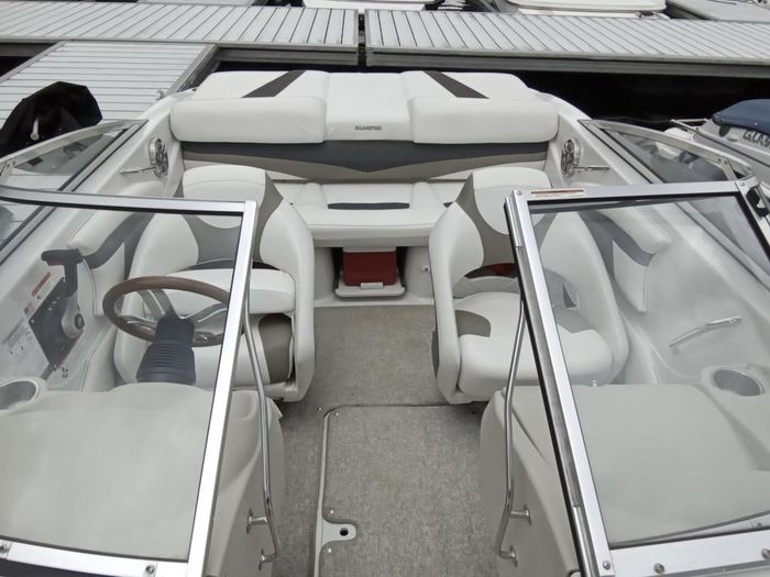 2012 Glastron GT 185 Photo 2 of 6
