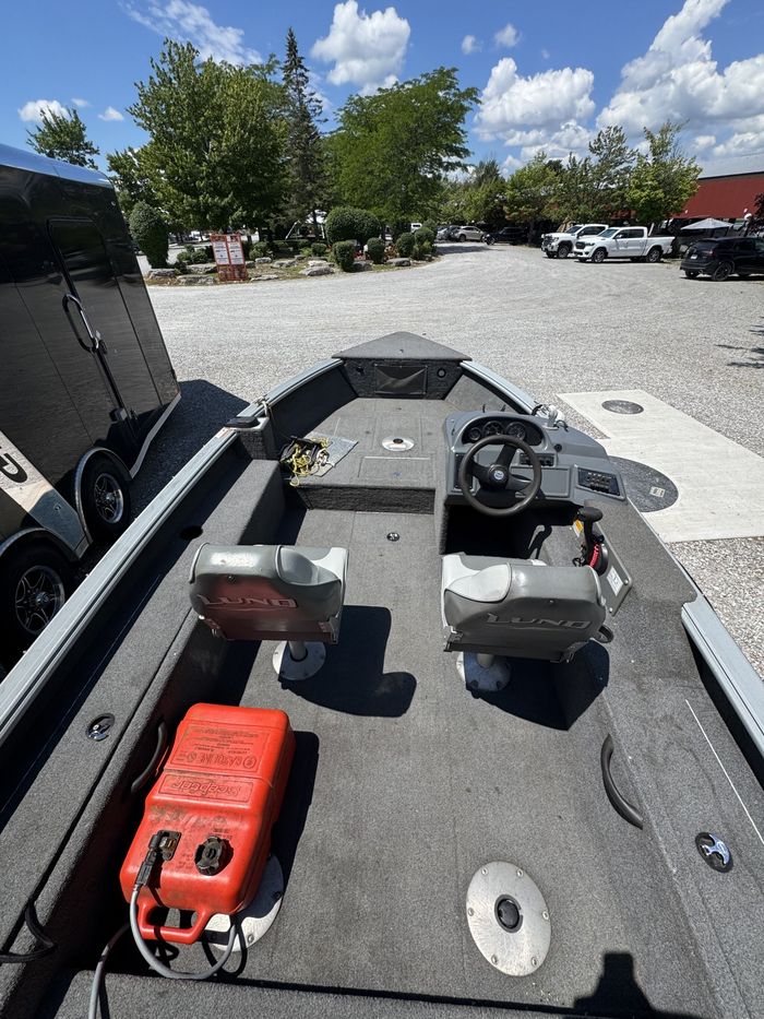 2004 Lund 1600 Explorer SS Photo 2 of 17