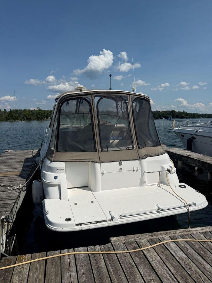 1999 Cruisers Yachts EXPRESS 3075 Photo 4 of 17