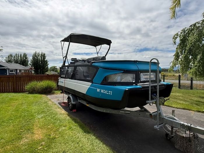 2023 Sea-Doo Switch Photo 1 of 12
