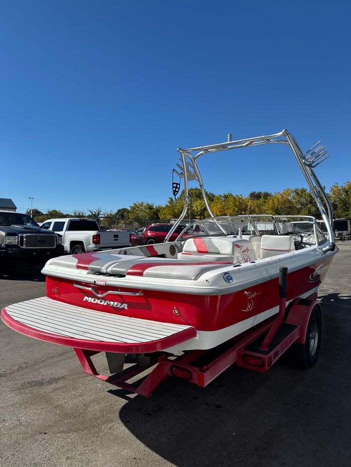 2003 Moomba Outback Photo 4 of 5