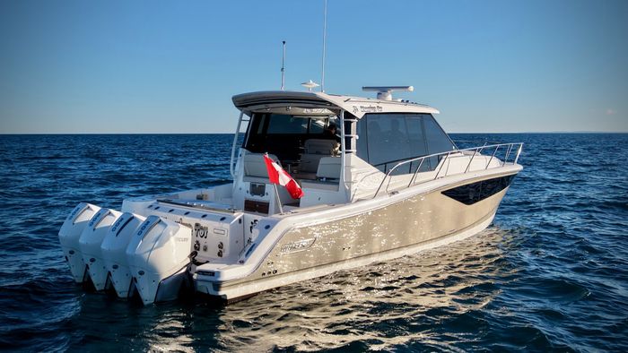 2021 Boston Whaler 405 Conquest Photo 1 of 131