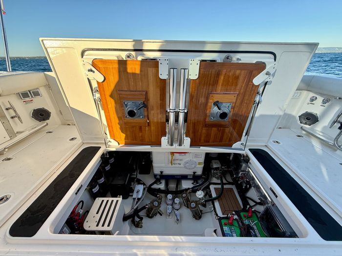 2021 Boston Whaler 405 Conquest Photo 107 of 131