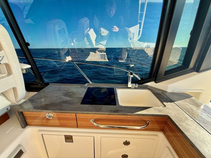 2021 Boston Whaler 405 Conquest Photo 56 of 131
