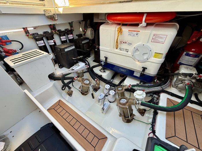 2021 Boston Whaler 405 Conquest Photo 109 of 131