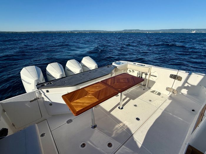 2021 Boston Whaler 405 Conquest Photo 29 of 131