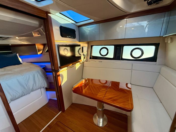 2021 Boston Whaler 405 Conquest Photo 83 of 131