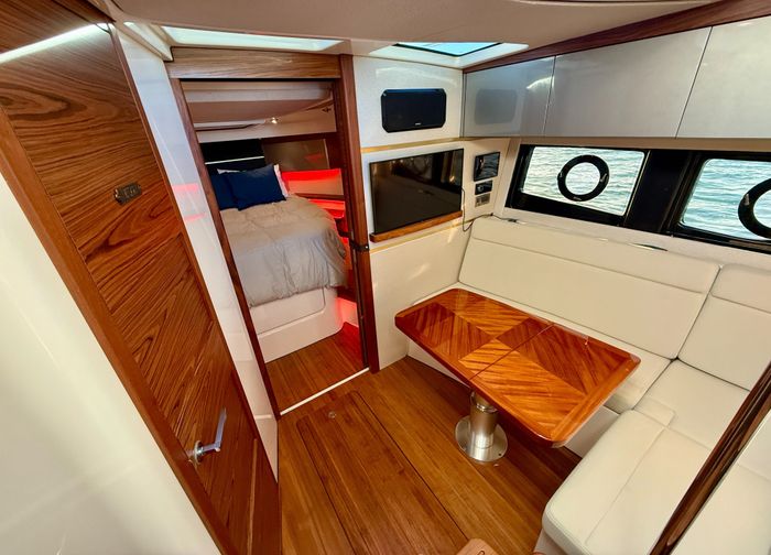 2021 Boston Whaler 405 Conquest Photo 84 of 131
