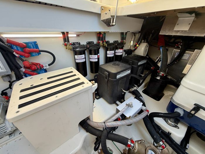 2021 Boston Whaler 405 Conquest Photo 111 of 131