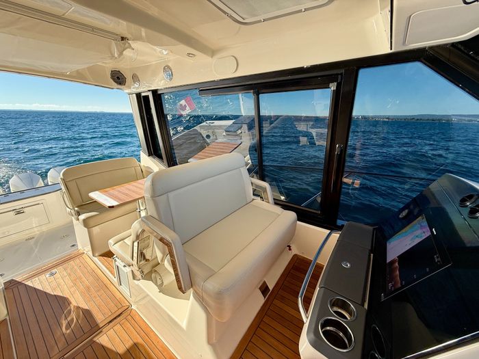 2021 Boston Whaler 405 Conquest Photo 64 of 131