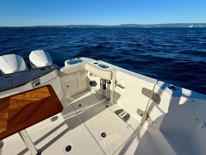 2021 Boston Whaler 405 Conquest Photo 33 of 131