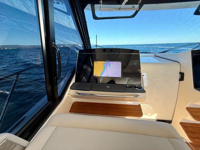 2021 Boston Whaler 405 Conquest Photo 66 of 131