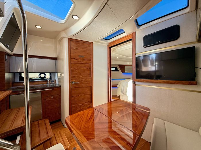 2021 Boston Whaler 405 Conquest Photo 90 of 131