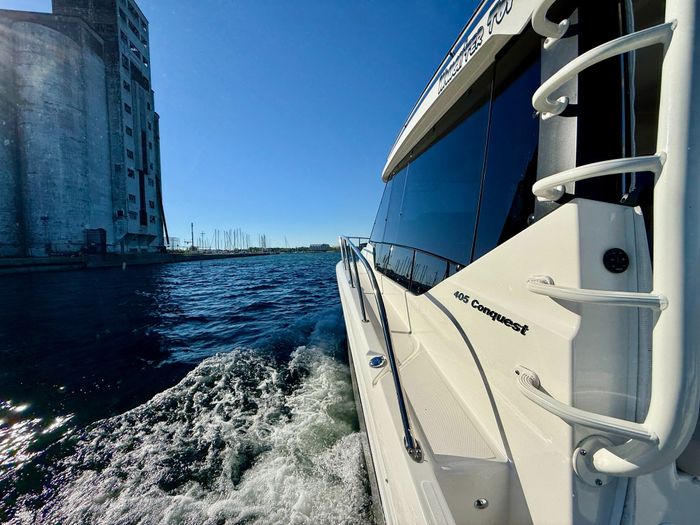 2021 Boston Whaler 405 Conquest Photo 14 of 131