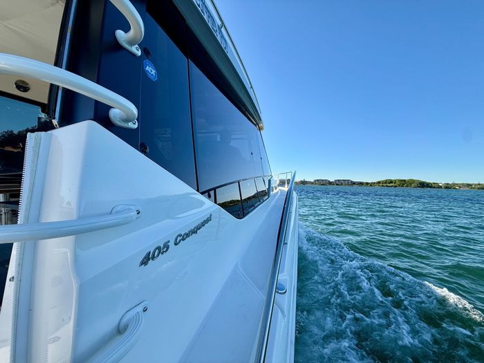2021 Boston Whaler 405 Conquest Photo 15 of 131