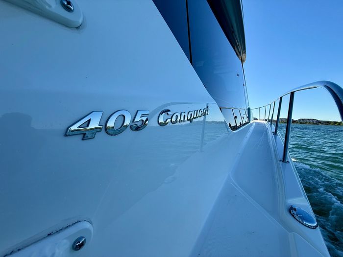 2021 Boston Whaler 405 Conquest Photo 16 of 131