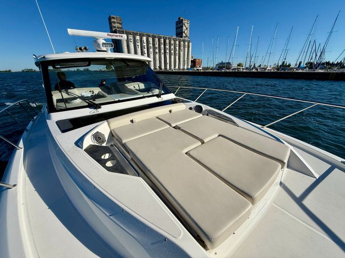 2021 Boston Whaler 405 Conquest Photo 18 of 131