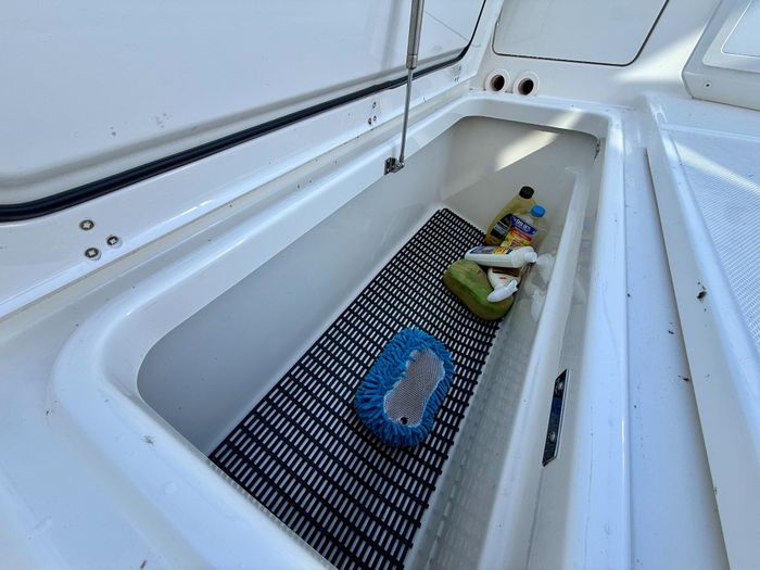 2021 Boston Whaler 405 Conquest Photo 42 of 131