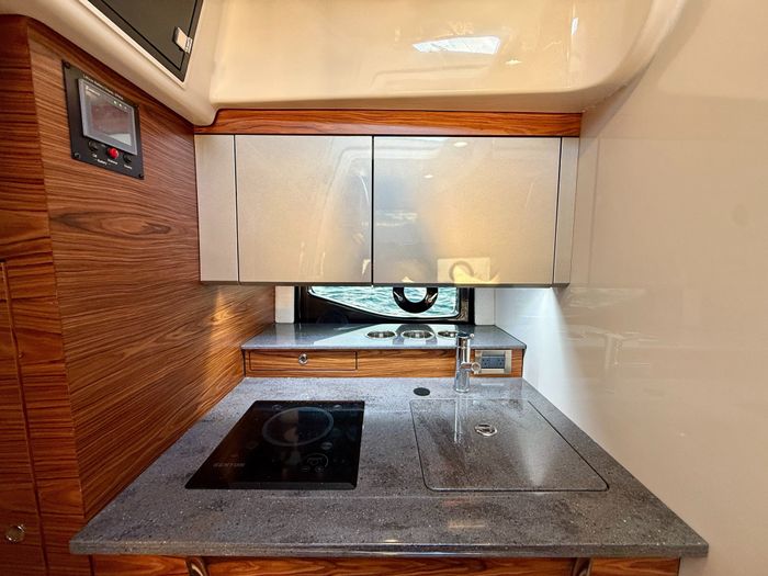 2021 Boston Whaler 405 Conquest Photo 94 of 131