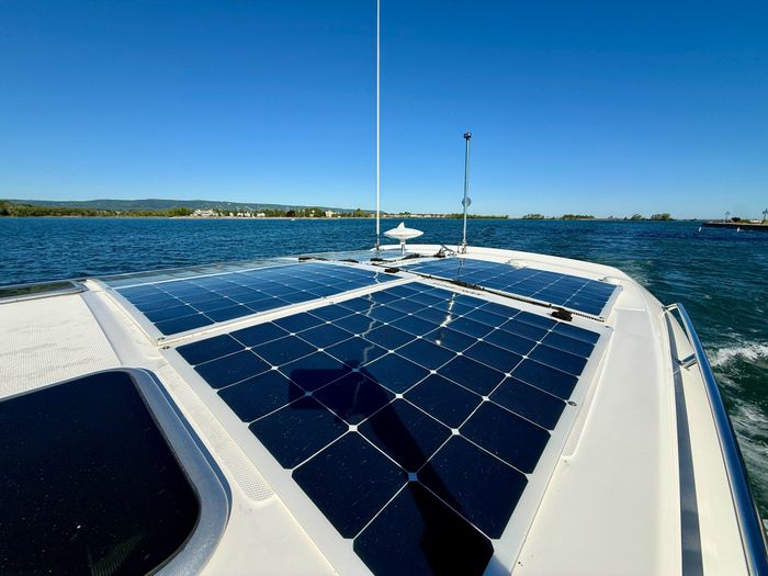 2021 Boston Whaler 405 Conquest Photo 22 of 131
