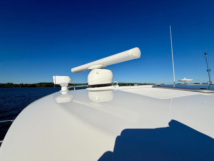 2021 Boston Whaler 405 Conquest Photo 23 of 131